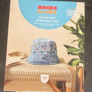 Bucket Hat Floral Embroidery Craft Kit - Mondo Llama